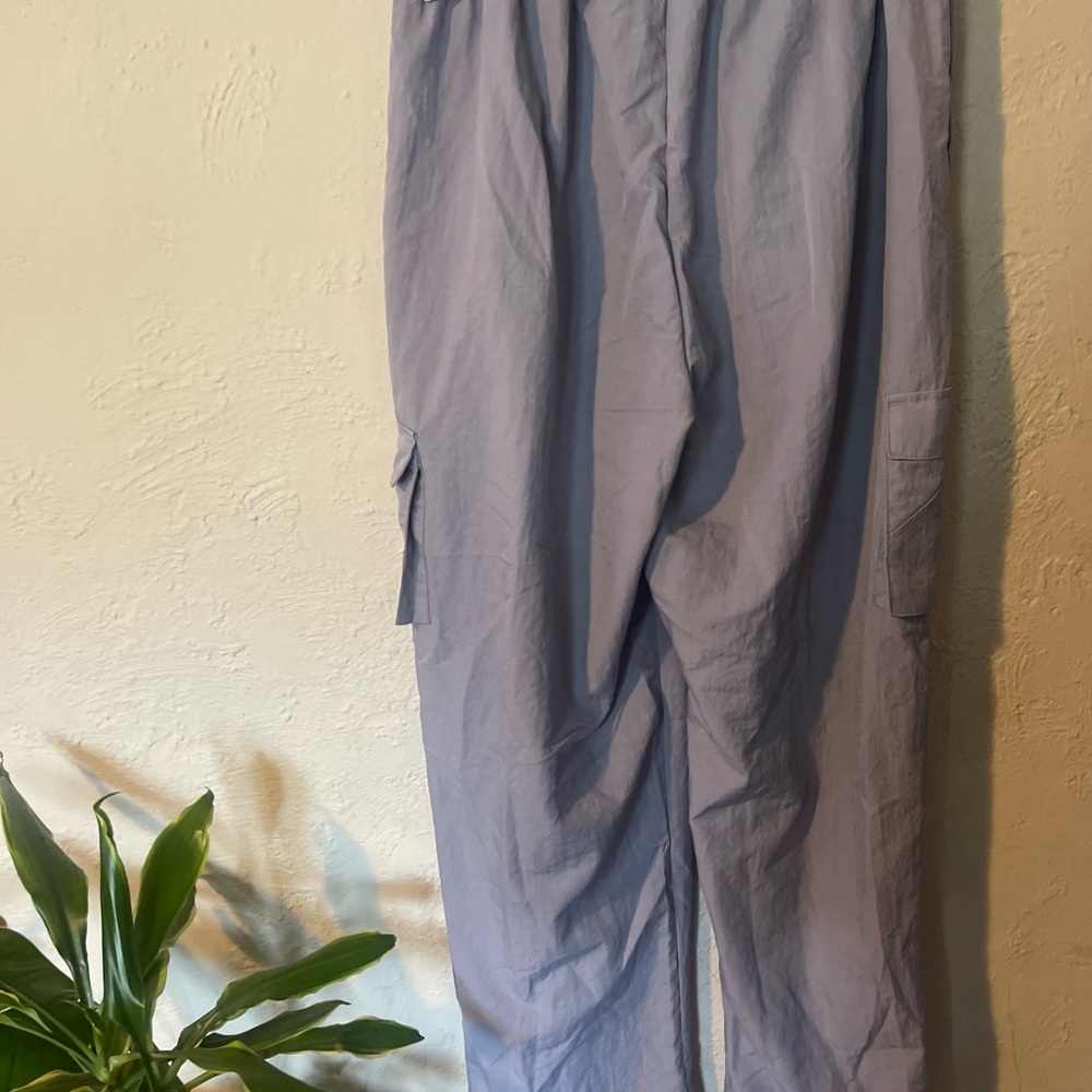 Nike Standard Fit High Rise Loose Fit Jogger Pants - Picture 4 of 5